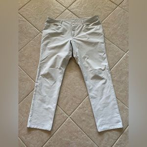 Lululemon Commission Classic-Tapered Golf Pant